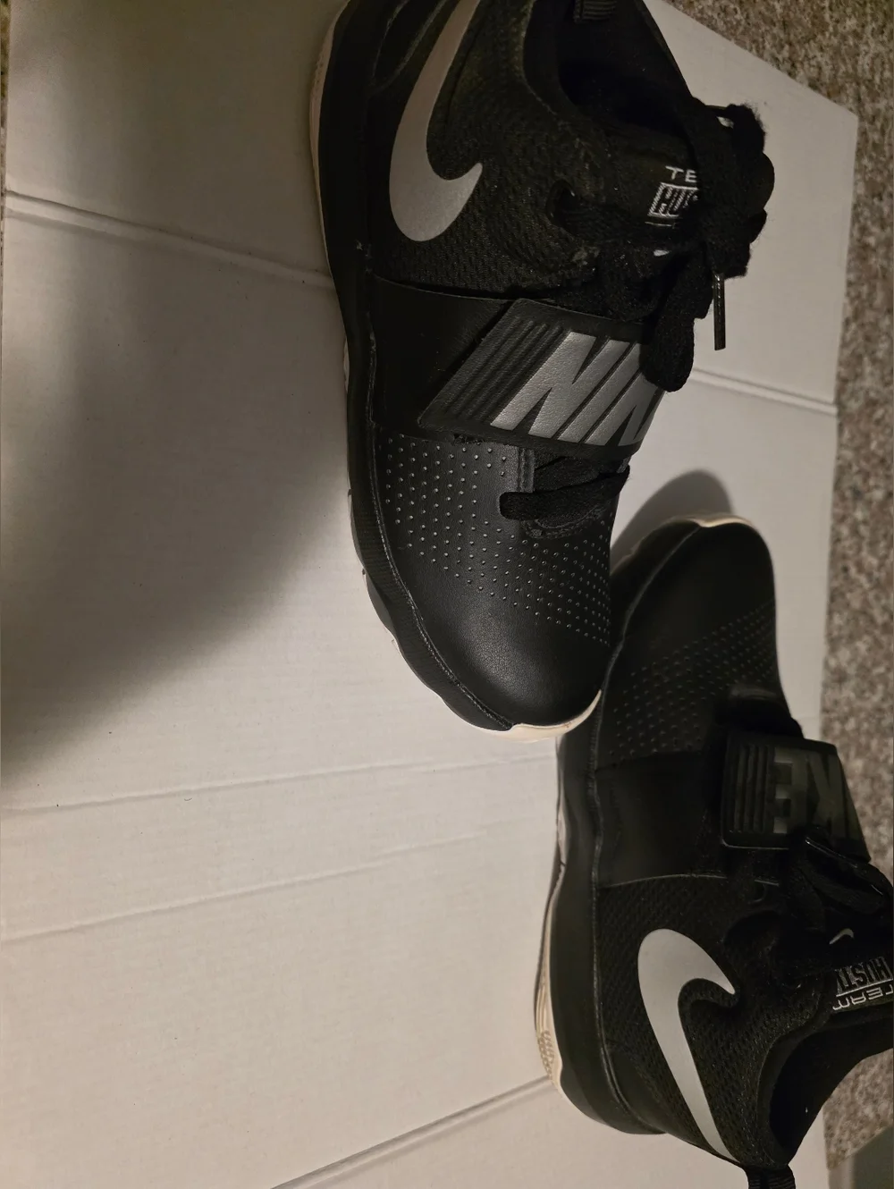 Nike Team Hustle Sneakers